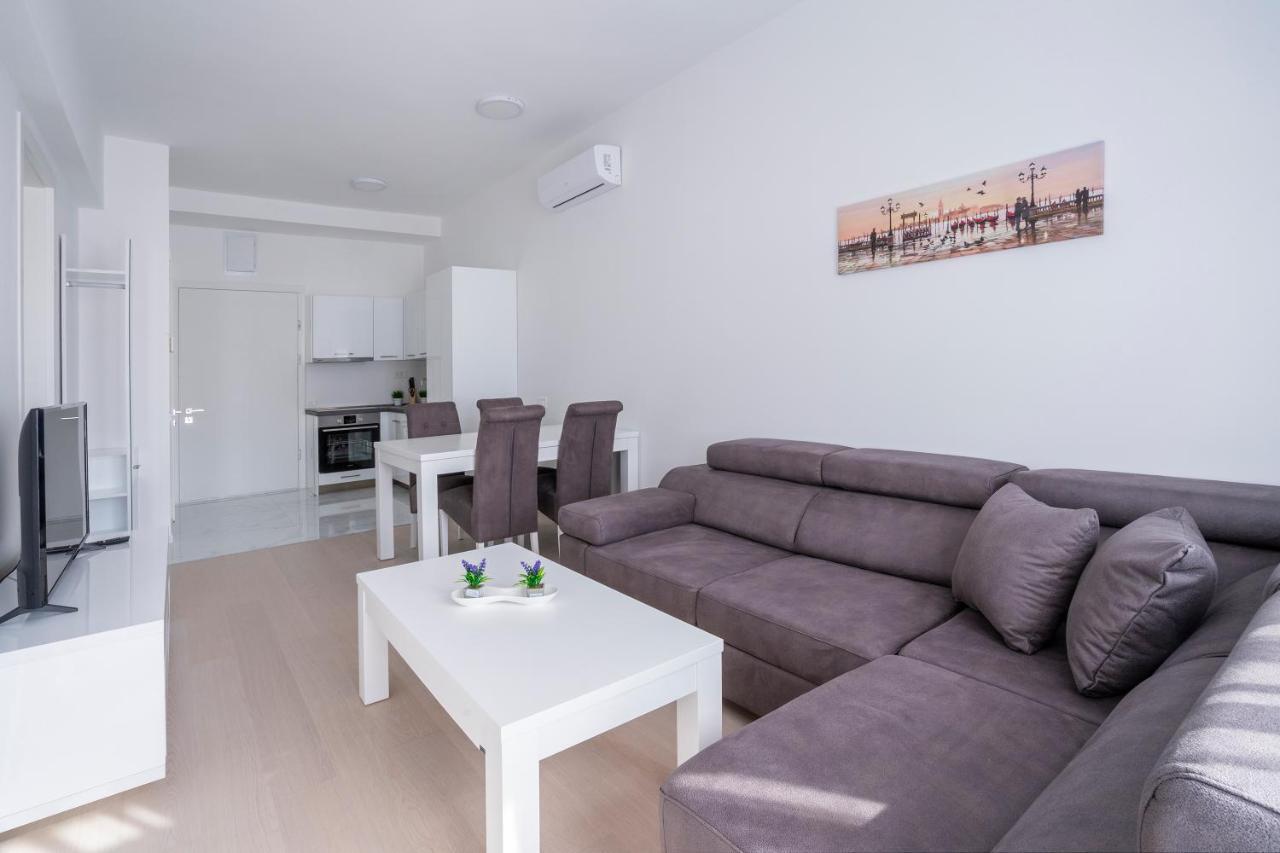 Montesun Apartments Becici Boreti Luaran gambar